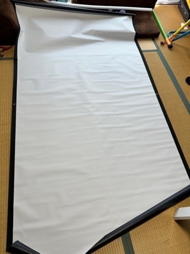 プロジェクター　スクリーン100インチ