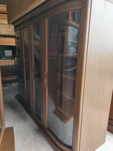 プレゼント付　食器棚上下（カップボード）