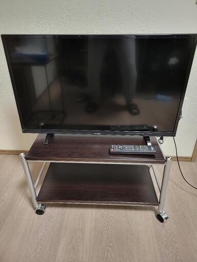 2019年製32型テレビ　テレビ台等付き