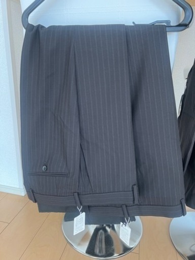 新品スーツ。MODA RITORNO 青山