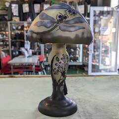 愛品倶楽部柏店】ガレ風テーブルランプ トンボと花