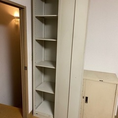 収納　物置　本棚　鉄製　二台の画像