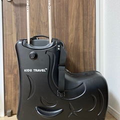 受け渡し調整中　使用1回）キッズトラベル ブラック 黒 Mサイズ...