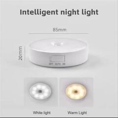新品　電池不要USB充電式　夜間人感センサーLEDライトの画像