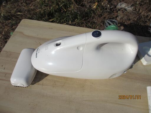 東芝の小型：電気掃除機：型：VC-HA1：２０１４年製：中古料品：