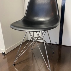 イームズ　リプロダクト品