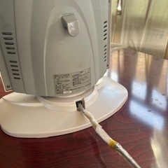 電気ストーブ縦型の画像