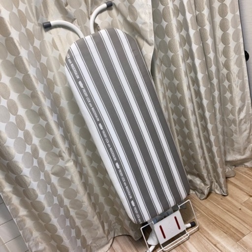 美品★フレディレック★スタンド式　アイロン台