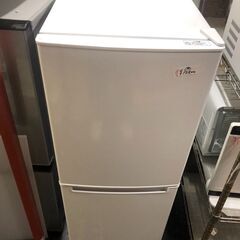 ☆中古￥10,800！ニトリ　106㍑2ドア冷蔵庫　家電　202...