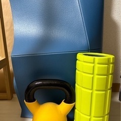 運動器具(マット､フォーム·ローラー､ケトルベル8kg)の画像
