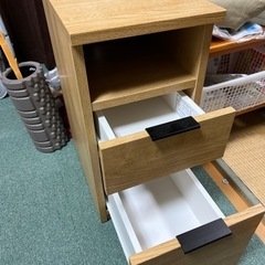 ニトリのサイドテーブルの画像