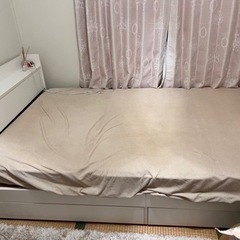 【取引中】セミダブル ベットフレームのみ コンセント、引き出し付の画像