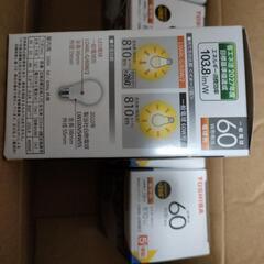 東芝LEDランプLDA8L-G/60W/2 　１個の画像