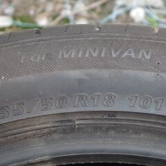中古タイヤ　ブリヂストン　ナビバン1本　235/50R18の画像