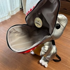 デカい怪獣リュックの画像