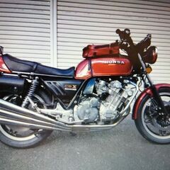 CBX1000って　６気筒のバイクに　乗っています