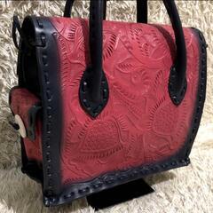 カービング トライブス　 ハンドバッグ　トートバッグ  レザー　 ピンクの画像