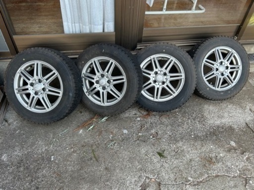 ブリヂストンスタッドレスタイヤ値下げしました。