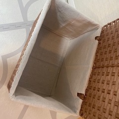 カントリー調 蓋付きバスケットの画像