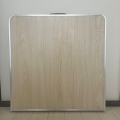 キャンプテーブル