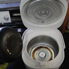 セールで通常特価8.778円より2.000円引きの6.778円!　SHARP　シャープ　2019年製　3合炊き　KS-CF05A　炊飯ジャーの画像