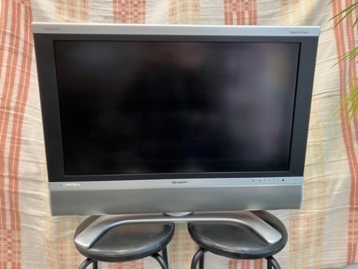 シャープ　32インチ　液晶テレビ
