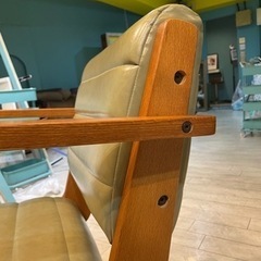 美容室　セットチェアーの画像