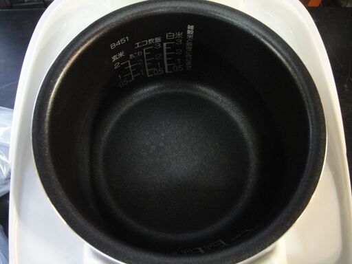 閉店セール！で通常特価7.678円より2.000円引きの5.678円!　ZOJIRUSHI　象印　2015年製　3合炊き　NL-BA05　マイコンジャー炊飯器