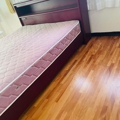 ダブルベッド