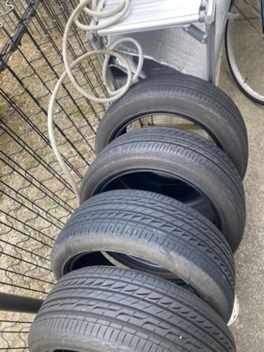 商談中　ブリジストン  レグノ215/45-17極溝中古GR-X1×3,GR-XT×1プリウス30など
