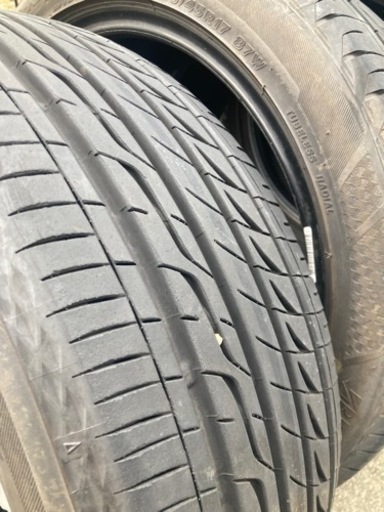 商談中　ブリジストン  レグノ215/45-17極溝中古GR-X1×3,GR-XT×1プリウス30など
