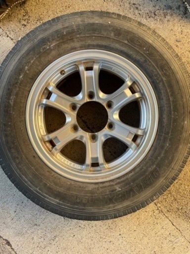 TOYOスタッドレスタイヤ　195/80R15 107/105L