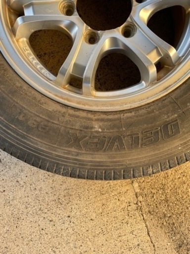 TOYOスタッドレスタイヤ　195/80R15 107/105L