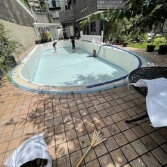 屋根屋の番外編　【プール清掃】