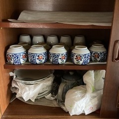 お皿や器など陶器類　1個50円から100円の画像