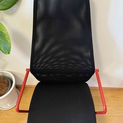 値下げします【IKEA】ゲーミングチェア 黒/赤 美品の画像