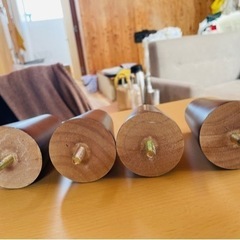 ソファーの脚の画像