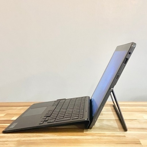 タッチパネルでタブレットにもパソコンにもなる！