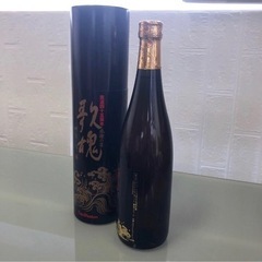 酒 720ml 清酒　大吟醸酒　歌魂　北島三郎　貴重　希少　激レア　黒　箱付きの画像