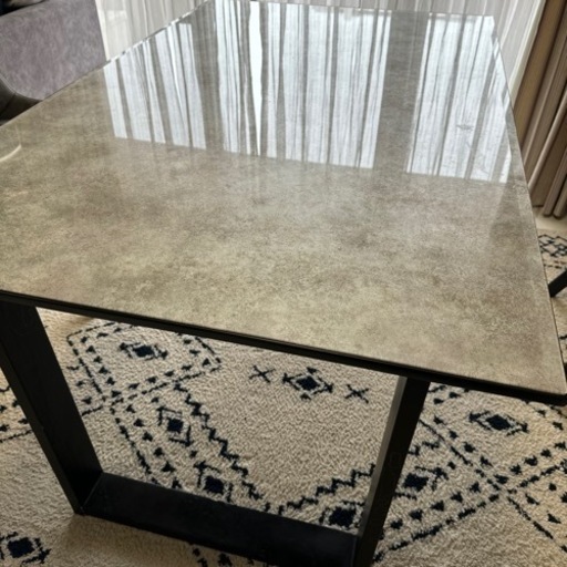 ダイニングテーブル