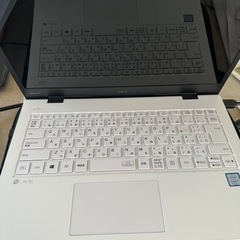 【美品】NEC LAVIE HM750