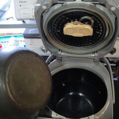 セール中につき、通常特価7,678円より30％引きの5,374円!　【31】ZOJIRUSHI　象印　10合炊き　IHジャー炊飯器　NP-NV18　極め炊き　プラチナ厚釜　1升炊の画像