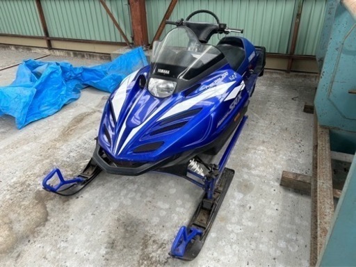 スノーモービル