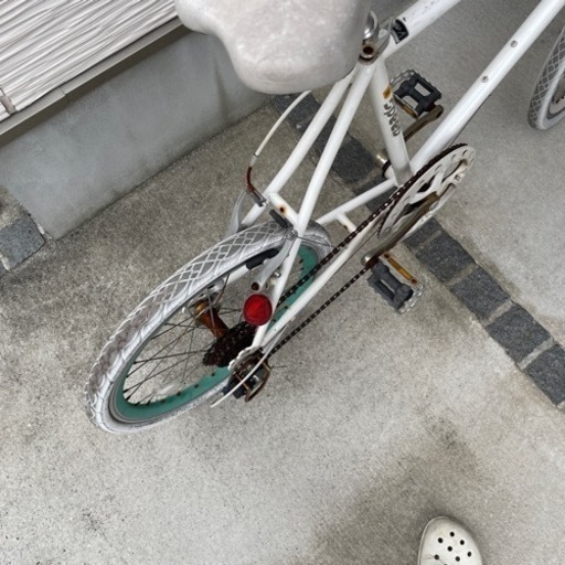 ミニベロ　ホワイト　20インチ　自転車　クロスバイク