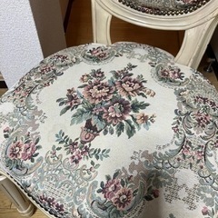 チェア　アンティーク　花柄の画像