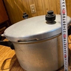 値下げしました業務用圧力鍋の画像