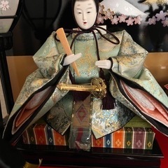 ガラスケース入り雛人形の画像