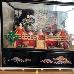 ガラスケース入り雛人形の画像