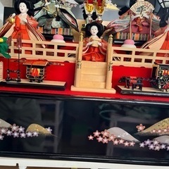 ガラスケース入り雛人形の画像