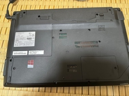 富士通パソコンFMV LIFEBOOK AH53/R 